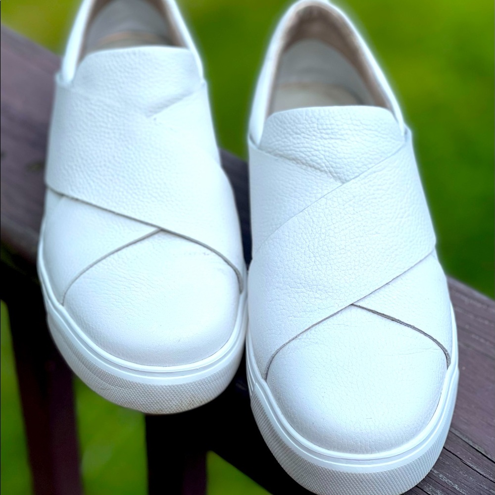 Earth slip-ons
